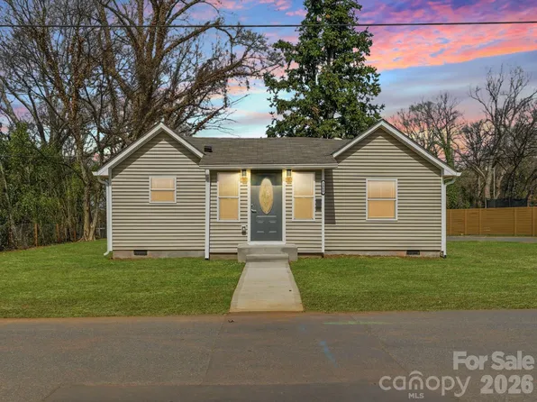 3900 Plainview Rd, Charlotte, NC 28208