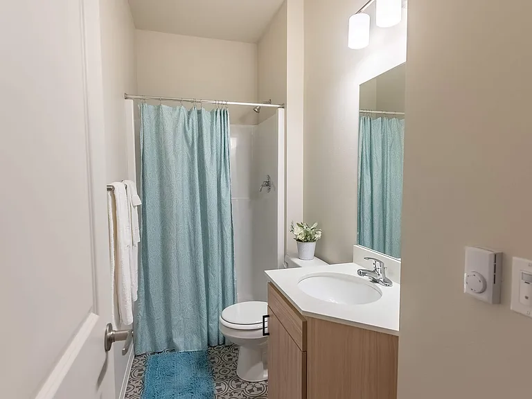 Cascade Place Apartment Homes — Photo 34