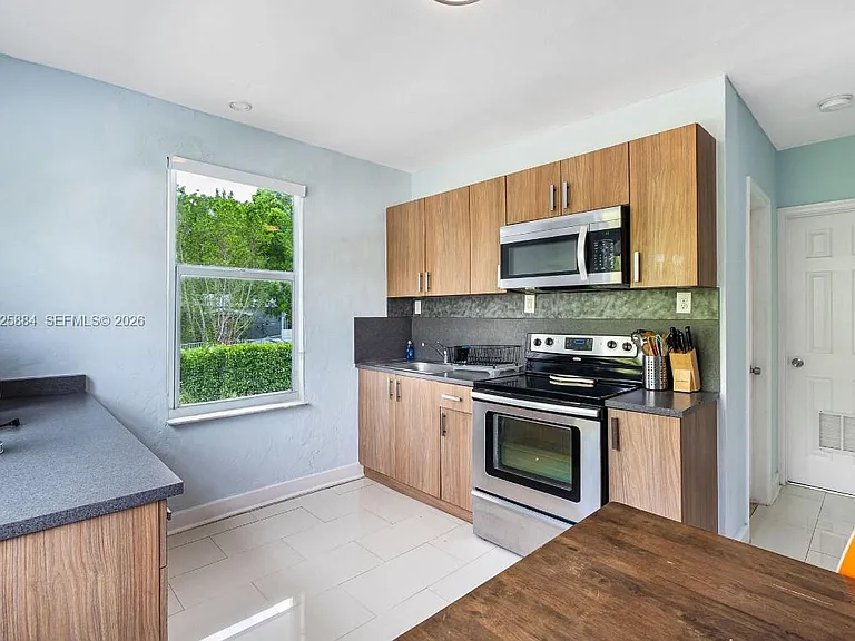 2255 SW 10th St #B — Photo 20
