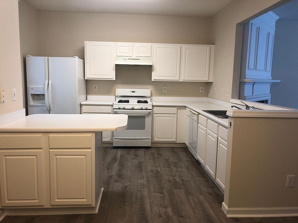 2nd image of 4053 Howell Park Rd
