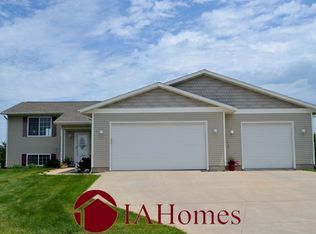 104 N Main St, Newhall, IA 52315