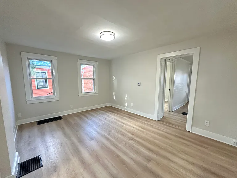 144 Sanford St #1 — Photo 7