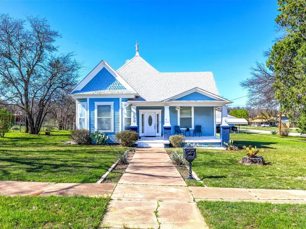 902 W 12th St, Cisco, TX 76437