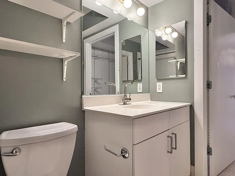 1000 New Jersey Ave SE #526 — Photo 16