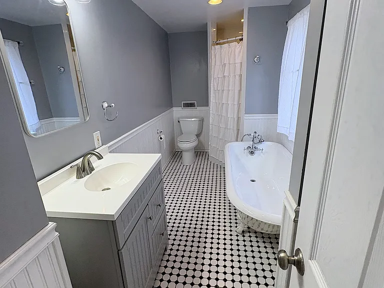 82 2nd Ave — Photo 14