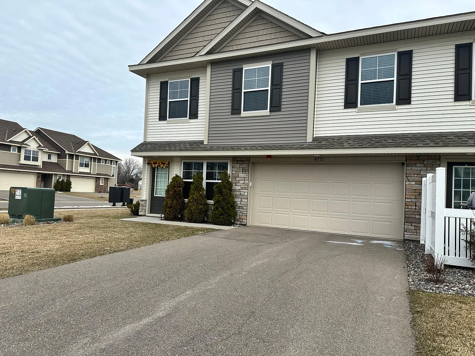 3 bed, 1792 sqft, $2,499 — Photo 2