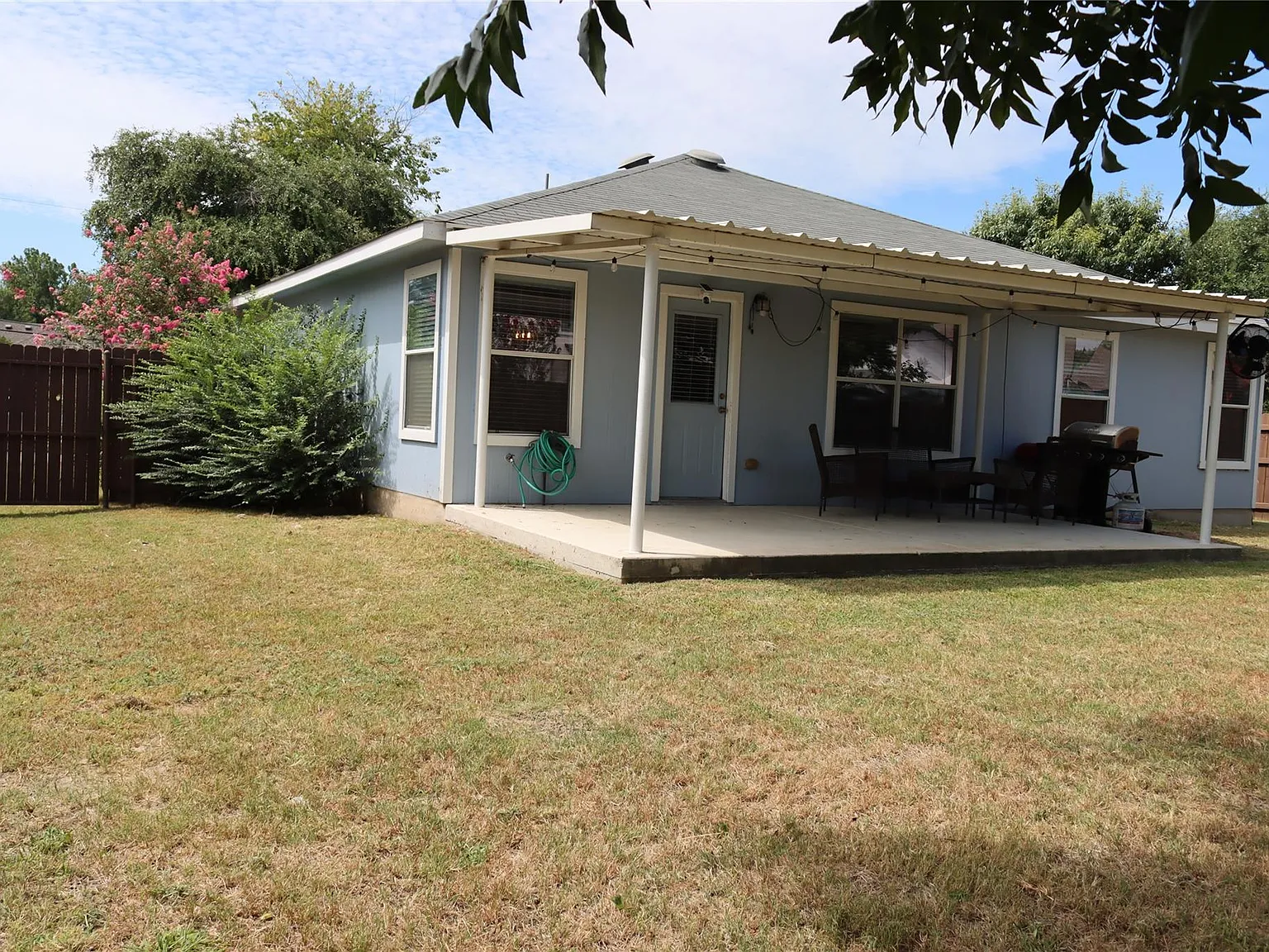 3 bed, 2.0 bath, 1626 sqft, $1,950 — Photo 3