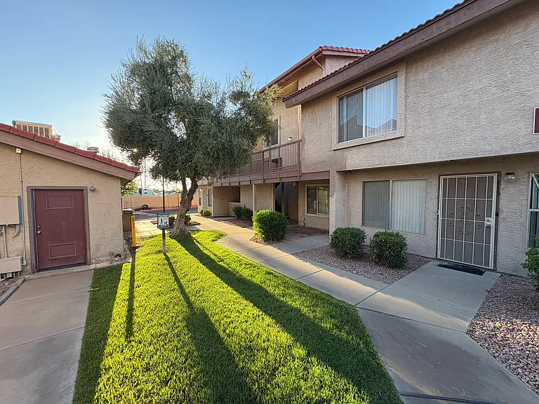 4828 W Orangewood Ave #114 — Photo 3
