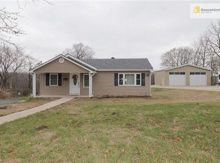 6733 Berry Rd, Kansas City, KS 66106