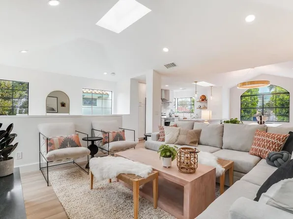 141 N Acacia Ave N, Solana Beach, CA 92075