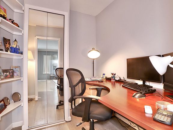 4th image of 100 Manhattan Ave APT 402