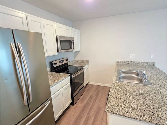5th image of 1604 Marble St