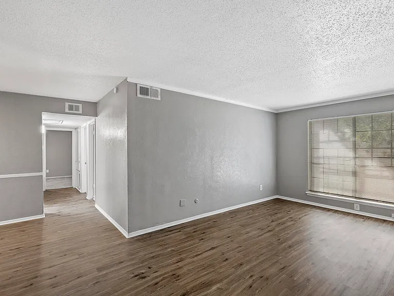 Flats at Brentwood — Photo 11