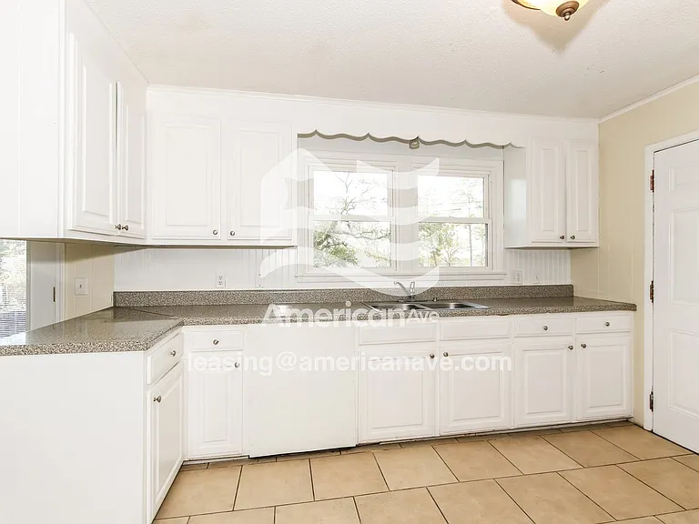 1632_006_kitchen_6.jpg