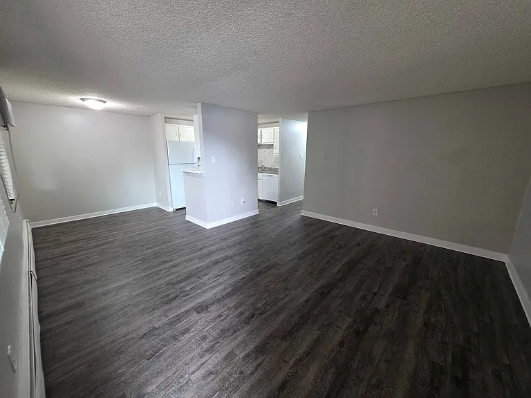 Sunstone Apartments — Photo 36
