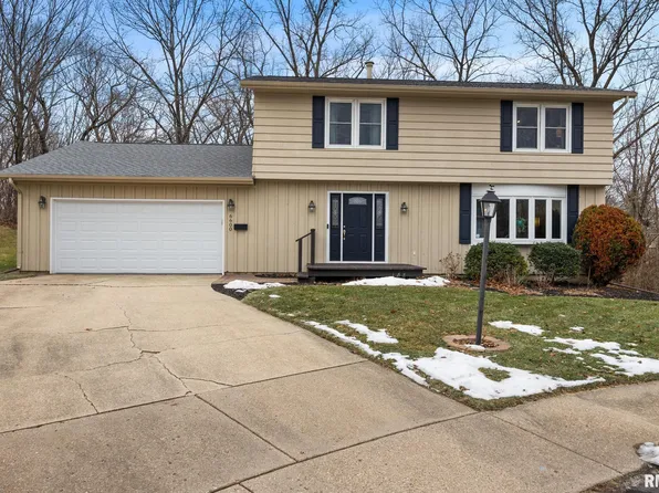 6600 N Toronado Ct, Peoria, IL 61614