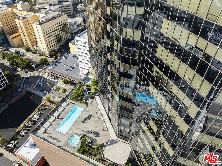 1100 Wilshire Blvd #2911 — Photo 31