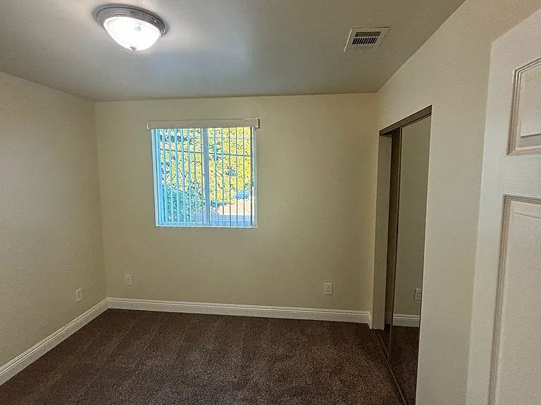 942 E 88th Pl — Photo 39