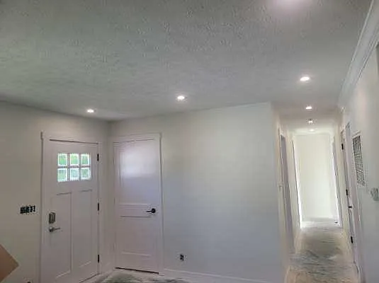 616 King George Ave — Photo 4