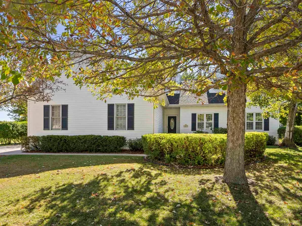 223 Bosworth Ln, Neenah, WI 54956