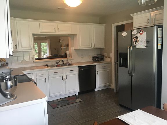 3rd image of 2136 Heathrow Dr