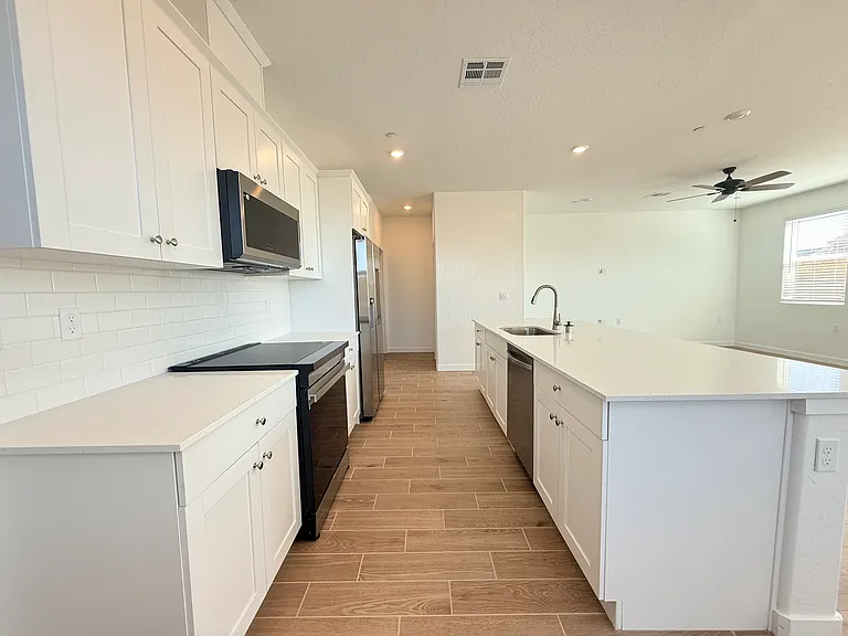 2287 N Preuss Ave — Photo 8