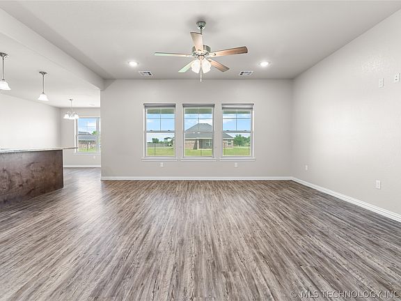 5th image of 394 Lake Meadow Loop Rd