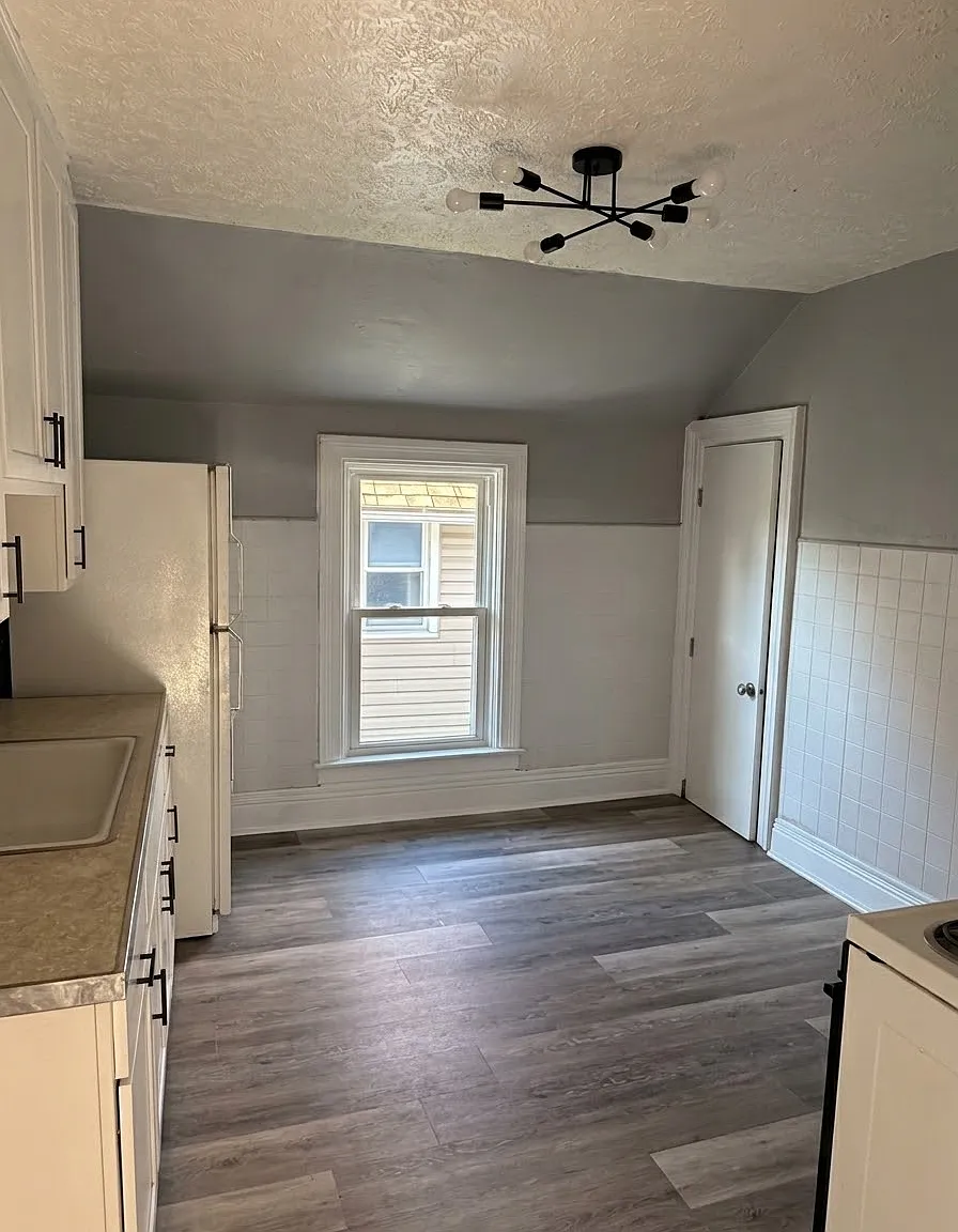 2108 Cherry St — Photo 3