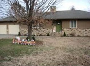 804 N Carbon St, Girard, KS 66743