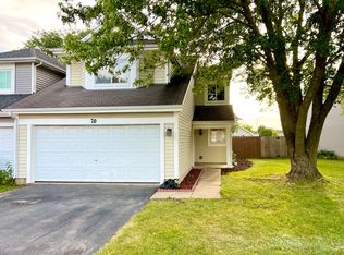70 Kingsport Dr, South Elgin, IL 60177