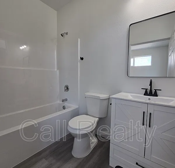 4215 N Locust Rd #A — Photo 8