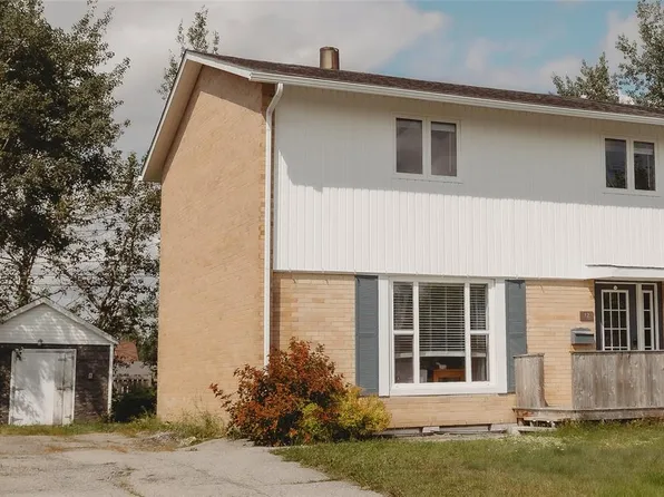 12 Read Street, Gander, NL A1V1E2