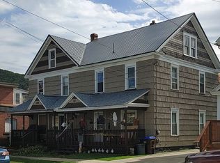 409 5th St, Franklin, PA 16323