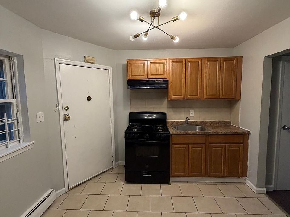 1st image of 479 Roseville Ave APT 9