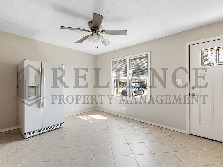 902 W Wallingford St — Photo 13
