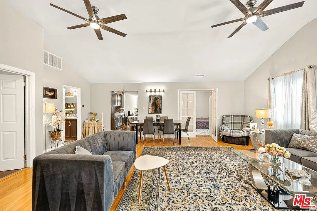 4 bed, 3.0 bath, 2156 sqft, $3,995 — Photo 4