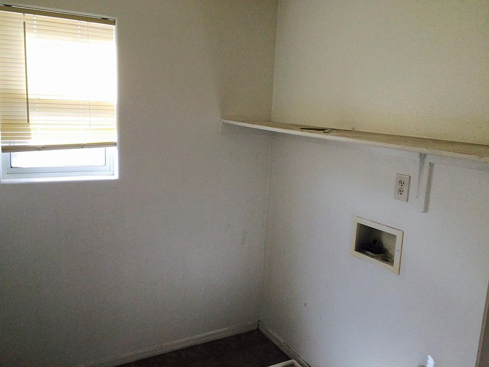1st image of 6407 S Sunrise Valley Dr
