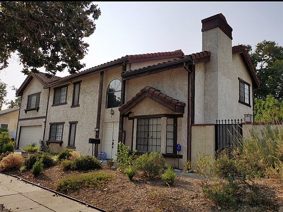 2nd image of 617 Magnolia St