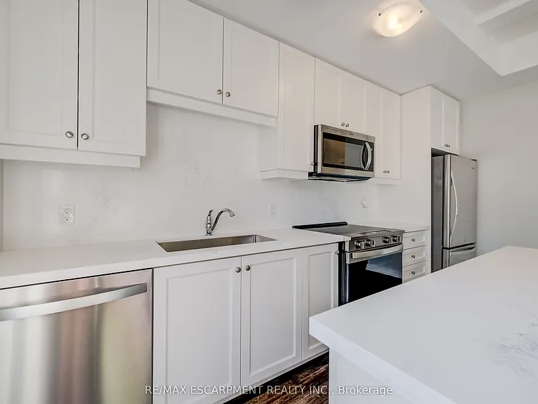 247 Burke St — Photo 16