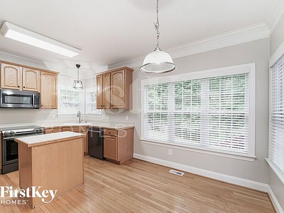 5th image of 7290 Aldwych Ln