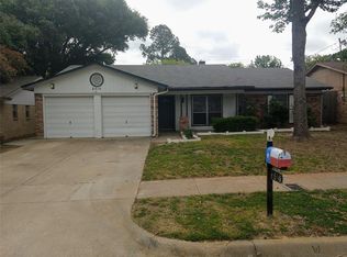 2615 Colleen Dr, Arlington, TX 76016