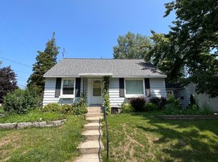 701 Ardmore St SE, Grand Rapids, MI 49507
