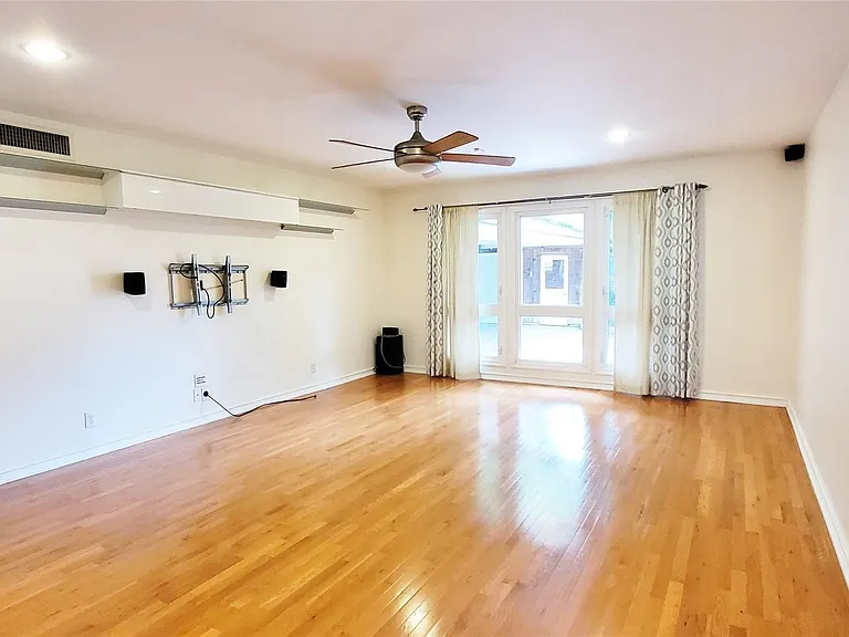 5630 Edith St — Photo 14