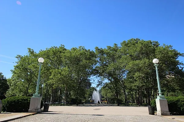 Rented by Andrew J. Markowitz Real Estate, LLC  | media 24