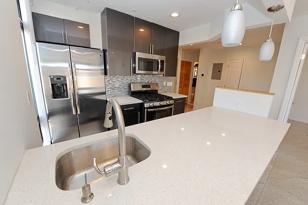 Rented by Compass | media 27