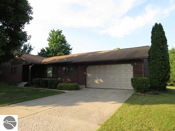 2nd image of 7392 Meadow Ln