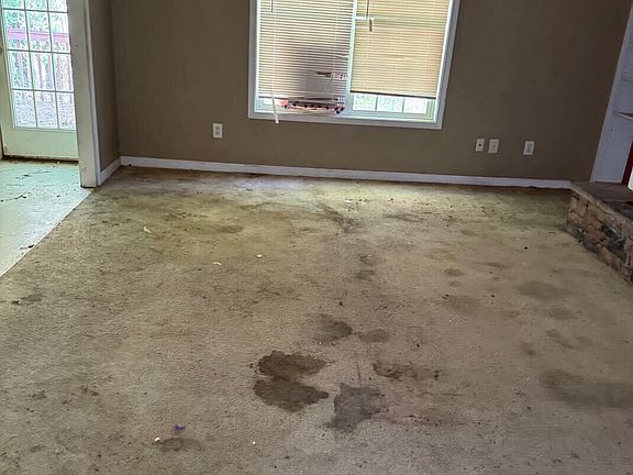 3rd image of 65 Riverbrooke Trl