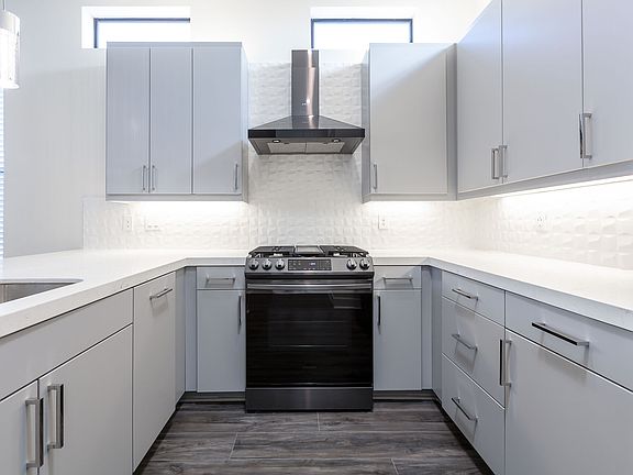 5th image of 1813 Park Ave #207