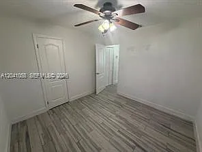 2742 SW 32nd Ave — Photo 7