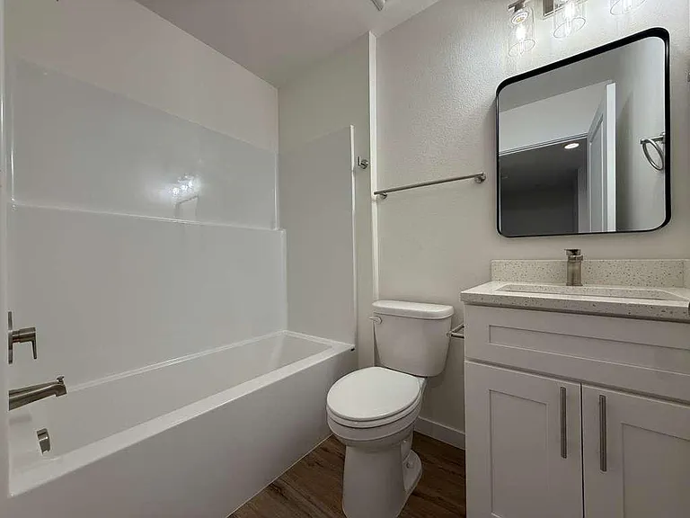 3925 E 32nd Ave #2 — Photo 15